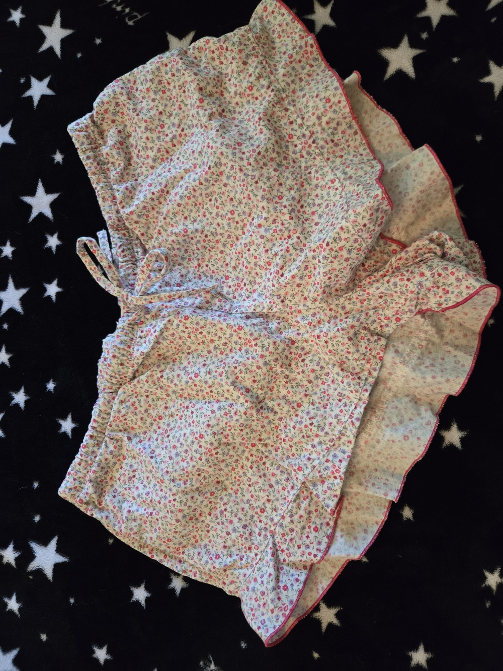 Hollister White Floral Ruffle Pajama Shorts with Pink Trim